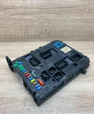 Citroen C4 I Picasso Central body control module 9666895680 230511