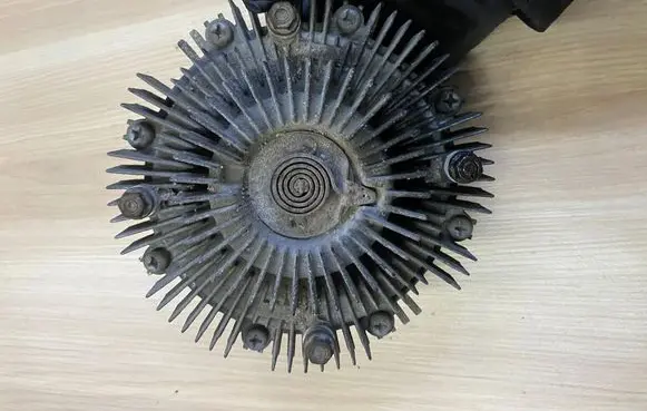 Toyota Land Cruiser (J120) Viscous fan clutch 