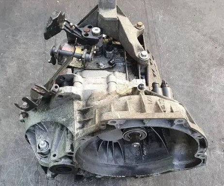 Manual 5 speed gearbox