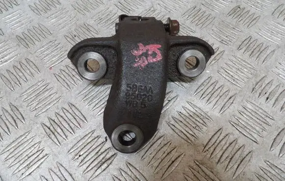 Jeep Cherokee KJ Rear axle beam mounts housing