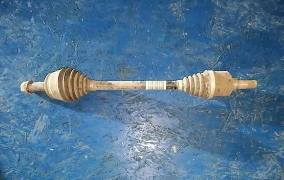 Peugeot 208 I Front driveshaft 9677561480