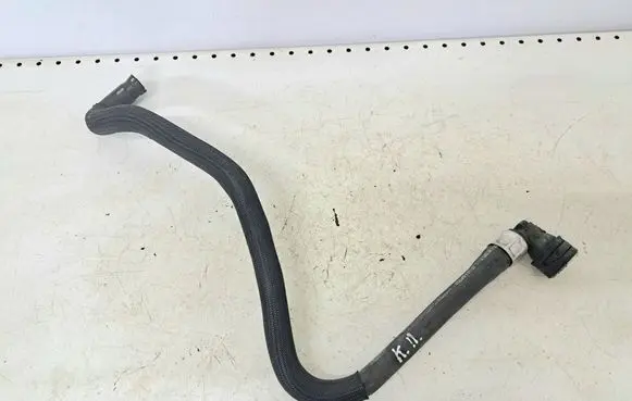 Engine coolant pipe/hose