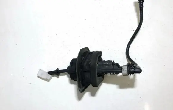 Ford Kuga I Clutch master cylinder