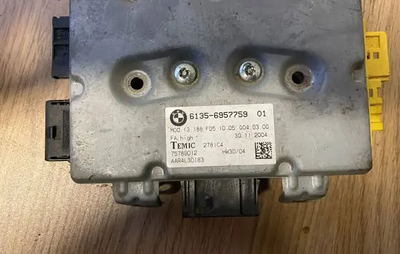 BMW 5 E60 E61 Door control unit/module 6957759 75789012 AAR4L30183