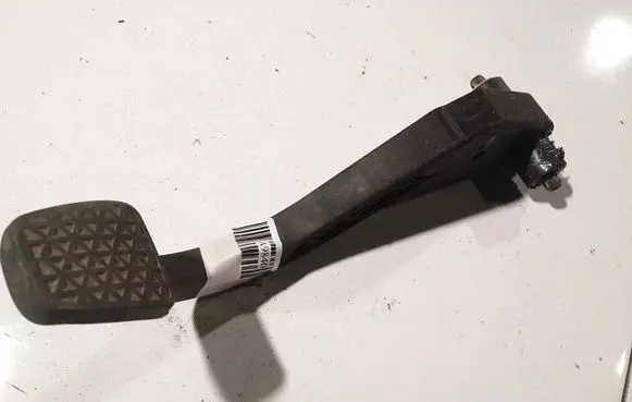 Opel Astra H Clutch pedal 