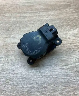 Ford Mondeo MK II Air flap motor/actuator 1S7H19E616AA