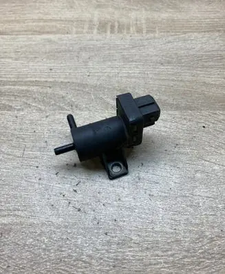 Renault Megane III Turbo solenoid valve 7700113709