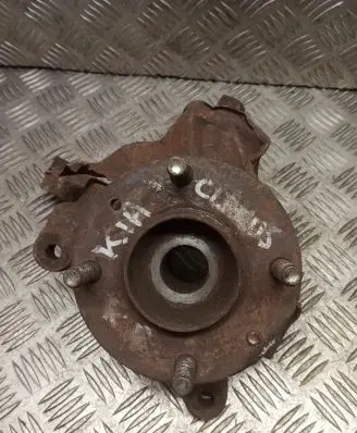 KIA Clarus Front wheel hub