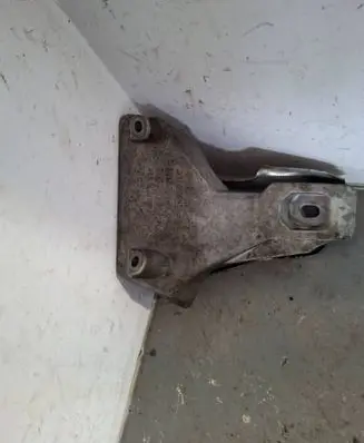 BMW X4 F26 Engine mount bracket 6856186 18574710