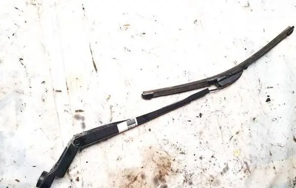 Honda Civic Front wiper blade arm x7194