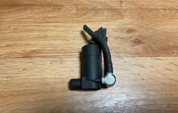 Volvo V50 Windscreen/windshield washer pump PA6GB25