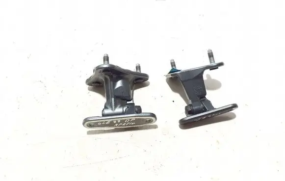 Mercedes-Benz GLE W167 Front door upper hinge A1677200406
