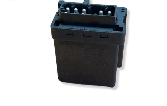 BMW 5 E39 Glow plug pre-heat relay 2246919