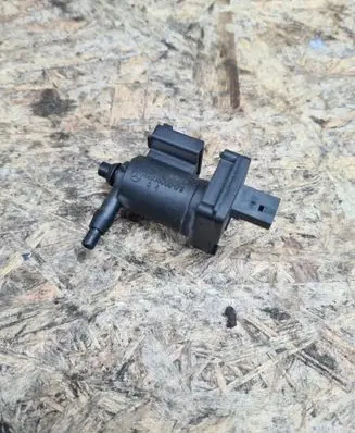 Mercedes-Benz CLK A209 C209 Turbo solenoid valve A2038000178