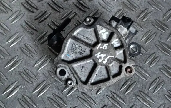 Peugeot Partner Vacuum pump 9804021880