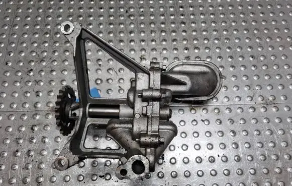Ford Focus Oil pump 9682393380