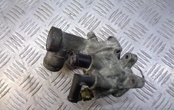 KIA Rio Thermostat/thermostat housing
