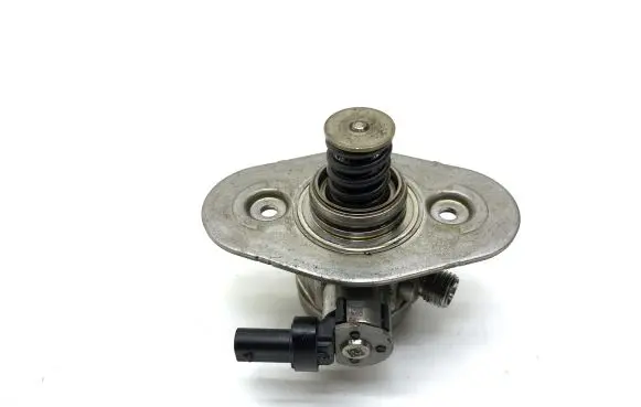 BMW 7 G11 G12 Fuel injection high pressure pump 0261520374 3009528600