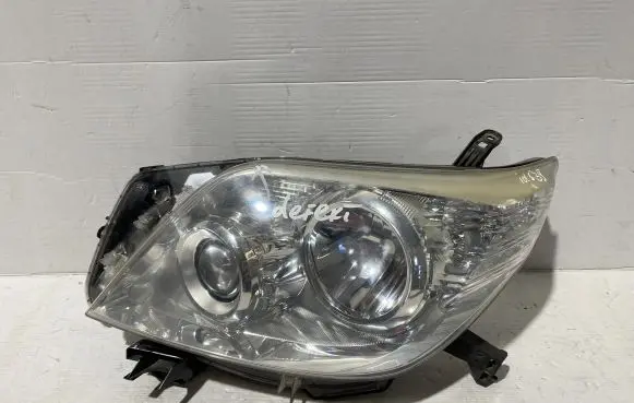 Toyota Land Cruiser (BJ70) Headlight/headlamp