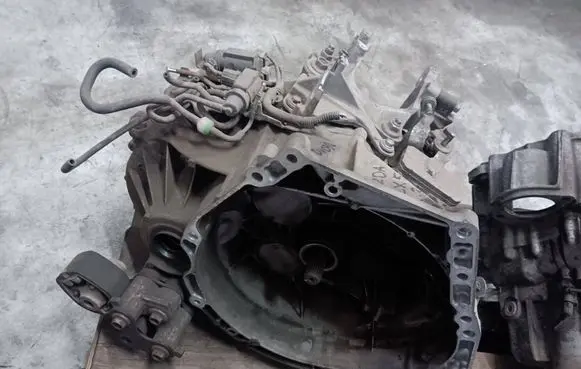 Mazda CX-5 Manual 6 speed gearbox D6010