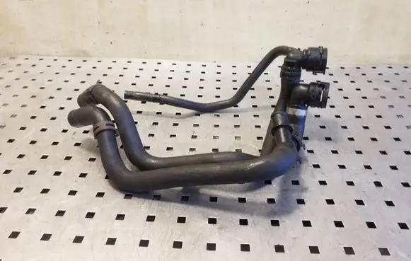 Volkswagen Golf Plus Engine coolant pipe/hose 1K0122447HB