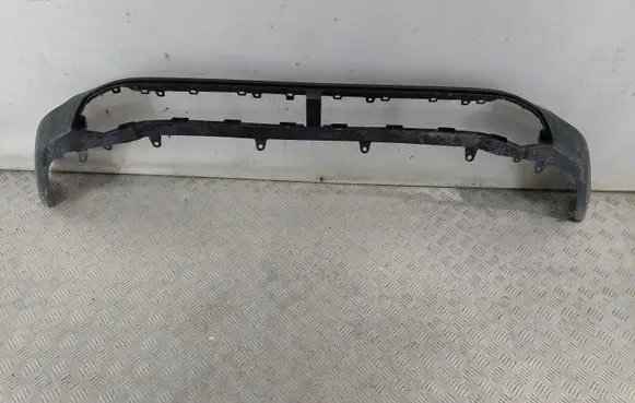 Front bumper lip