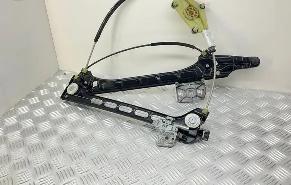Audi TT TTS Mk2 Front door electric window regulator 8J0837461E