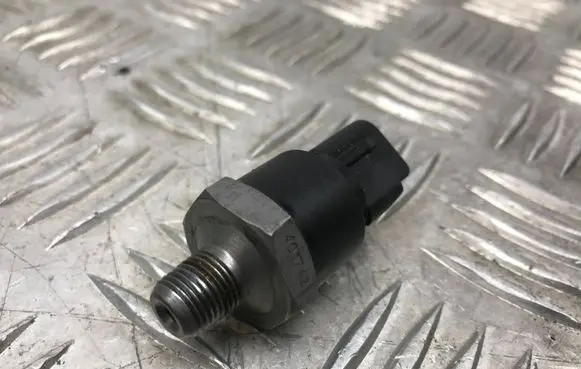 Toyota Prius (XW30) Oil pressure sensor 020026J2