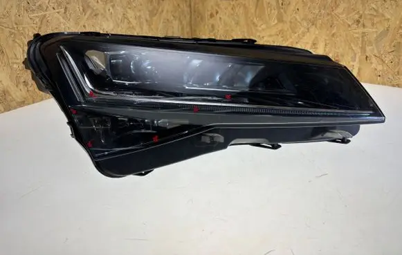 Skoda Superb B8 (3V) Headlight/headlamp 3V1941016D T908029