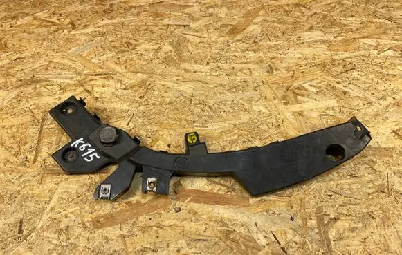 Opel Vivaro Headlight/headlamp mounting bracket 9826095680