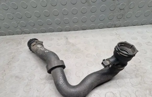 BMW 7 E38 Engine coolant pipe/hose 7503725