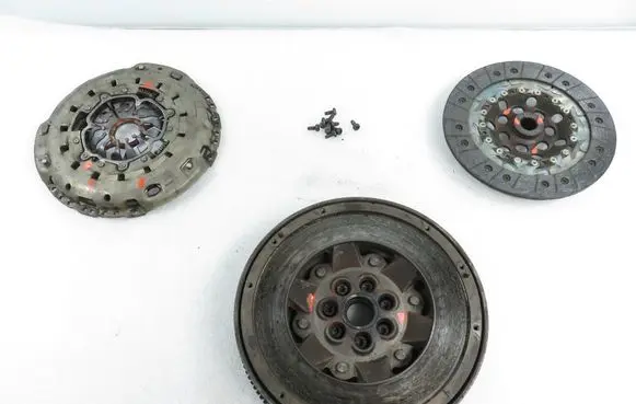 Renault Scenic II - Grand scenic II Dual mass flywheel 324036310 124036910 8200359036