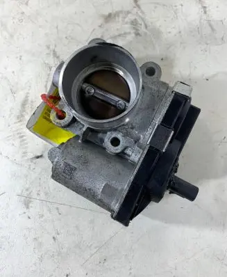 Opel Karl Throttle valve 55494221