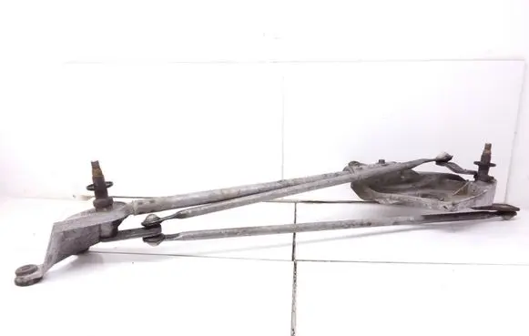 Honda CR-V Front wiper linkage 