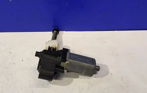 Mercedes-Benz CL C216 Seat adjustment motor 0390203262