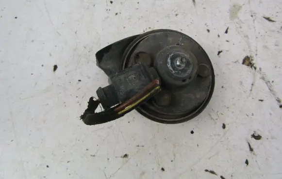 Audi A4 S4 B6 8E 8H Horn signal 