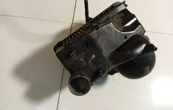 Mazda 6 Air filter box 