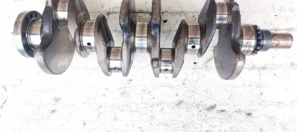 Ford Galaxy Crankshaft 30725118 EFDB