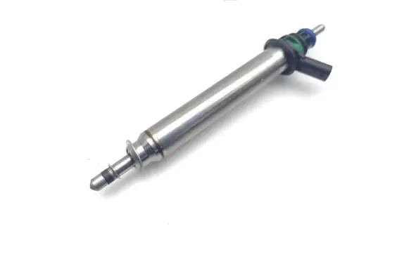 Mercedes-Benz GLA W156 Fuel injector A2560700187 0261500397