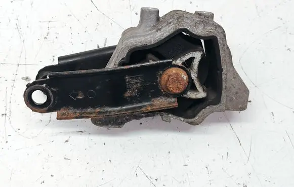 Volvo XC70 Engine mount bracket TR8070M18 8070M18 6G926P082AB