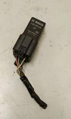 Land Rover Discovery Sport Glow plug pre-heat relay FX23189E2AC