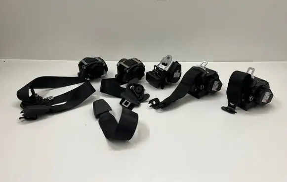 BMW 2 Active Tourer U06 Set of seat belts 9493842 9493841 9493878