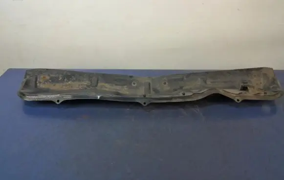 Suzuki Swift I Wiper trim