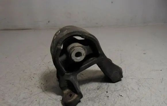 Honda CR-V Rear differential mounting bracket 