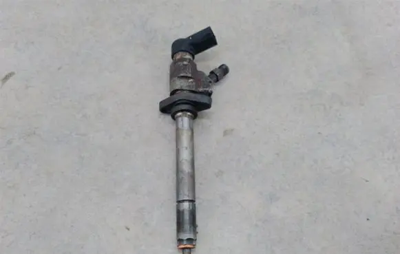 Volvo V50 Fuel injector 9647247280