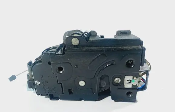 Skoda Octavia Mk2 (1Z) Front door lock 3D1837016AC A00468 1120065