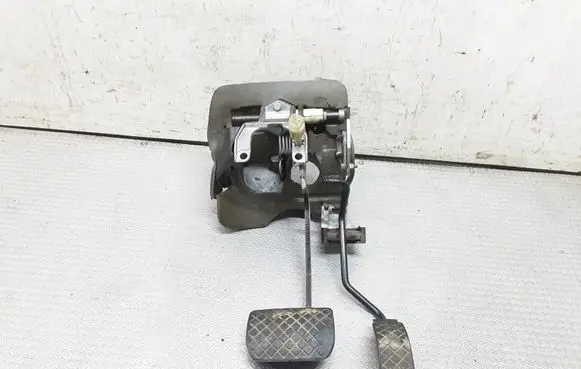 Audi A8 S8 D2 4D Pedal assembly 4D1723115H