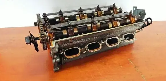 Land Rover Range Rover L322 Engine head 1745461