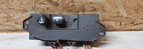 Chrysler Pacifica Electric window control switch 04685982ad