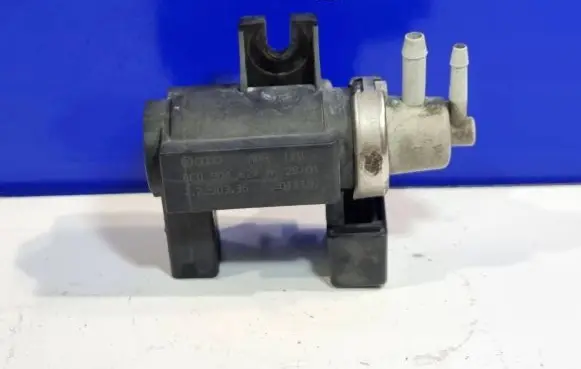 Audi A6 S6 C5 4B Air pressure sensor 8E0906627A